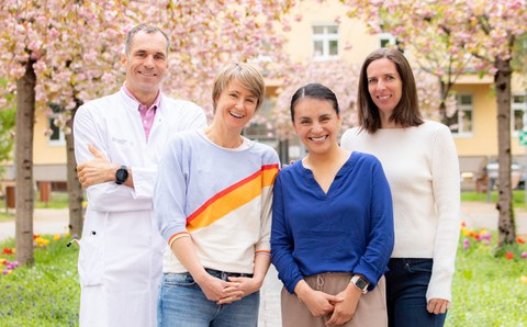 Die Dresdner Projektgruppe von „FerrOs“ (v.l.n.r.): Prof. Lorenz Hofbauer, PD Ulrike Baschant, Dr. Maria Ledesma-Colunga und Projektleiterin Prof. Martina Rauner