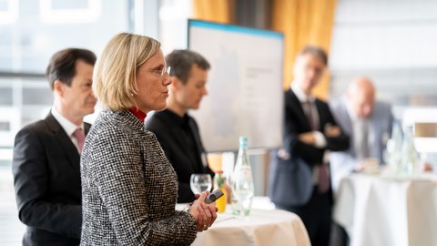 Parlamentarisches Frühstück mit Esther Troost