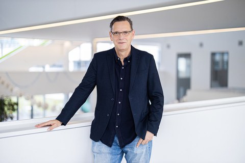 Portrait von Frank Buchholz.