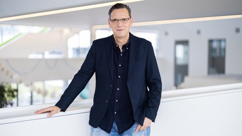 Portrait von Frank Buchholz.