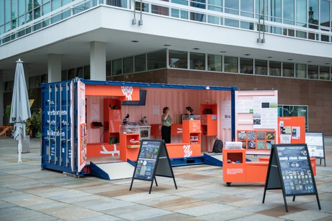 Travelling exhibition Bakteriopolis in front of the Kulturpalast in Dresden
