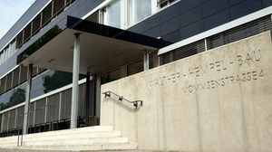 Eingang Hempel-Bau
