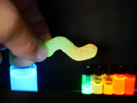 Physikalische Chemie stellt beim Unitag Experimente vor