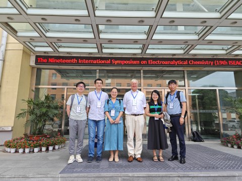 Prof. Eychmüller auf der 19th ISEAC in Changchun 