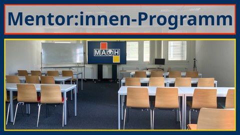 Das Bild zeigt den Raum Z21: 250. Zu sehen ist darauf die Tafel und Sitzreihen von hinten.