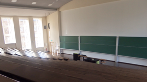 Ein Foto vom leeren Hörsaal