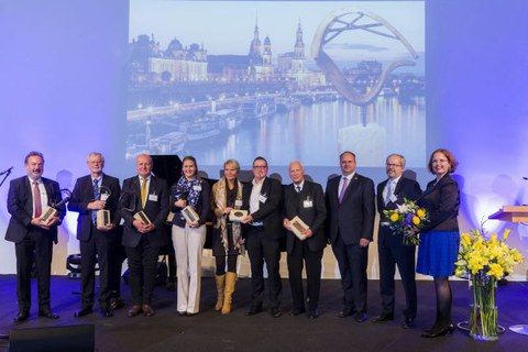Professor Skrotzki erhält den Dresden Congress Award 2016.