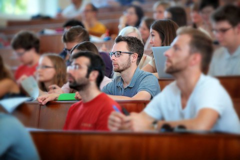 Studierende im Hörsaal