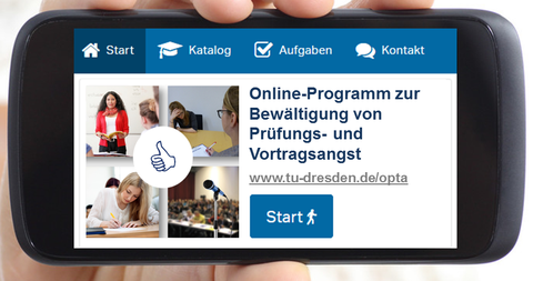 Man sieht die Trainingsplattform mit einem Menü, die Überschrift "Online-Programm zur Bewältigung von Prüfungs- und Vortragsangst", Bilder eines Vortrags, einer mündlichen und schriftlichen Prüfung und ein Mikrofon vor einem Saal, sowie den Button "Start"