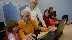 Older subject perform a computer task