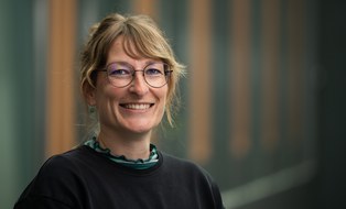 Portrait von Stefanie Wiedmer