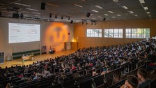 Weite Aufnahme des Audimax der TU Dresden