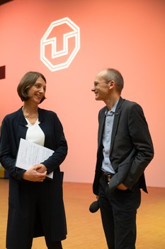 Prof. Dr. Roswitha Böhm und Prof. Dr. Carsten Timm vor dem Vortrag im HSZ