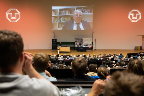 Einblick in die Fragenrunde mit Prof. Reinhard Genzel