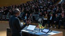 Nobelpreisträger Venkatraman (Venki) Ramakrishnan zu Gast an der TU Dresdeny