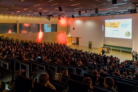 Ada Yonath im Audimax der TU Dresden