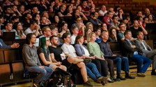 Ada Yonath im Audimax der TU Dresden
