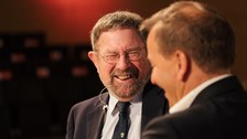 Michael Kosterlitz mit Prof. Kirschbaum