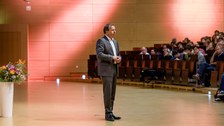 Prof. Dr. Kirschbaum im Audimax der TUD