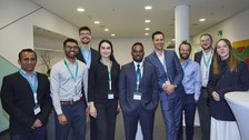 Dr. Rakesh Nair mit seinem Team vom IAPP.
