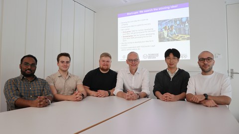 Karl Leo mit den Preisträgern der Start-Up Competition des DC-IAPP.