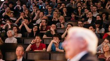 Modrich vor dem Publikum
