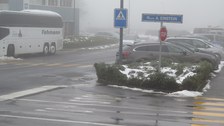 Ein Straßenschild zeigt den Namen der Straße: "Route A. Einstein".