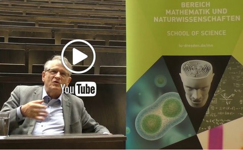 Klaus von Klitzing sitzt in einem leeren Hörsaal und gibt ein Interview.