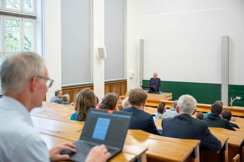 Personen im Hörsaal
