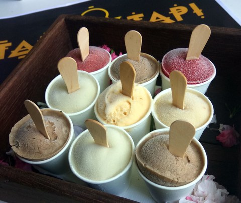 ice cream cups