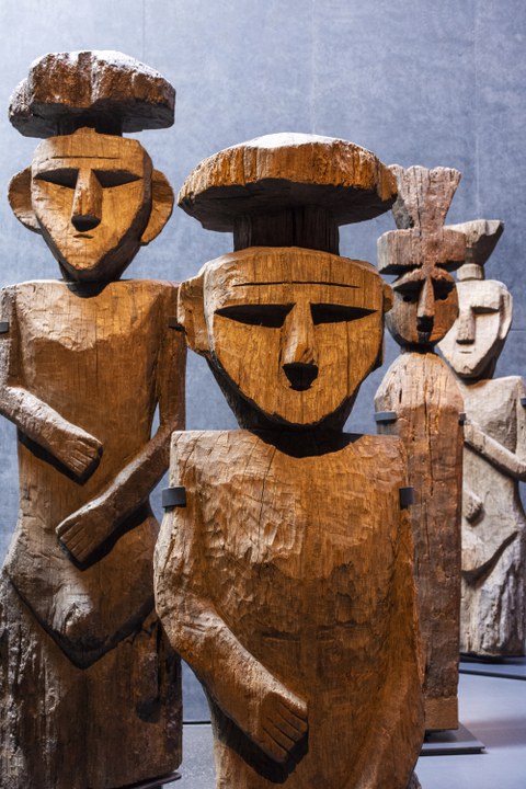 pre-columbian wooden statues