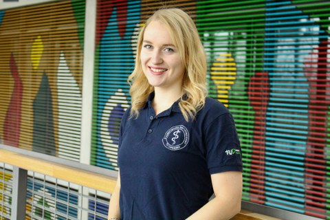 Studentin im Hörsaalzentrum