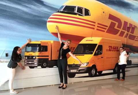 Singapore, etwa 2017, DHL Express office, Lim Sze Looi, Stine Ferse, Leong Chui Ha.