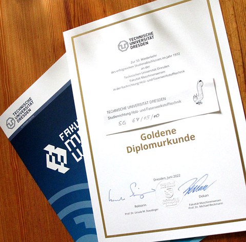 Goldene Diplomurkunde
