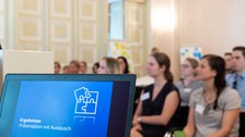 Ergebnisplenum beim Förderernetzwerktreffen