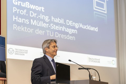 Rektor begrüßt