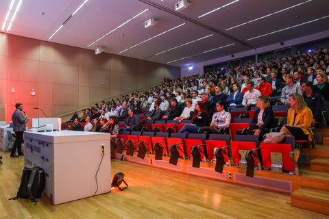 Moderation Science Slam
