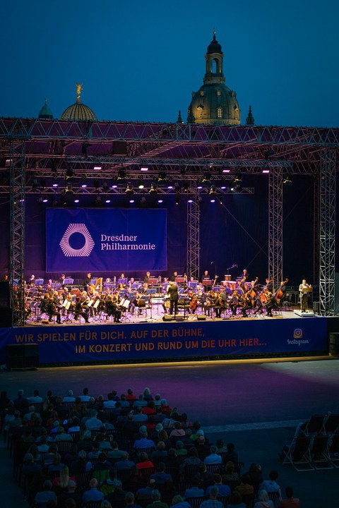 Philharmonie am Elbufer