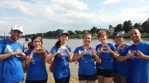 Drachenbootrennen beim Elbhangfest am Blauen Wunder