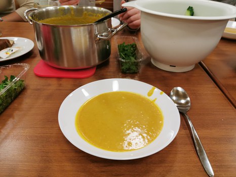 Studentenfutter November - Kürbissuppe