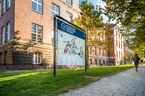 Infotafel Helmholtzstrasse