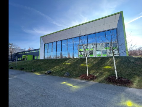 Fassade der Turnhalle Nöthnitzer Straße