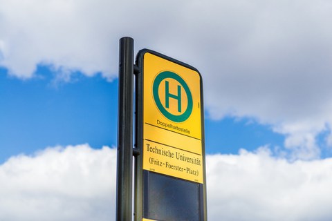 Haltestellenschild Fritz-Förster-Platz