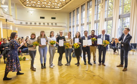 Gruppenfoto aller Preisträger:innen