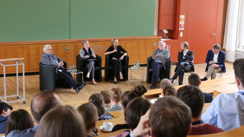 Podiumsdiskussion des ZIS 2019 im Schönfeldhörsaal