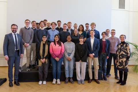 Gruppe Studierende bei der Verabschiedung nach Taiwan