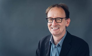 Porträtfoto Prof. Marius Ader