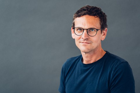 Porträtfoto Prof. Simon Alberti