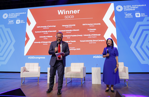 Photo taken at the announcement of the THE Impact Ranking, in which TUD took first place in the sustainability category “Industry, Innovation and Infrastructure.”