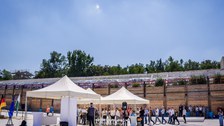 Grundsteinlegung auf der Baustelle.